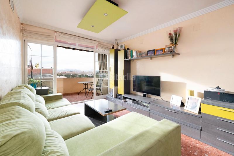 Foto 016fa4fc-558b-4fd0-8e7a-bcdb2e898798. Piso en calle arenisca 25 piso en zona santa cristina en Málaga