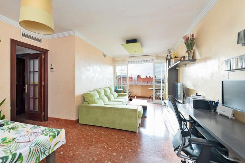 Foto 8f4c1d83-6b42-4165-adc6-f0f6f16e66a0. Piso en calle arenisca 25 piso en zona santa cristina en Málaga