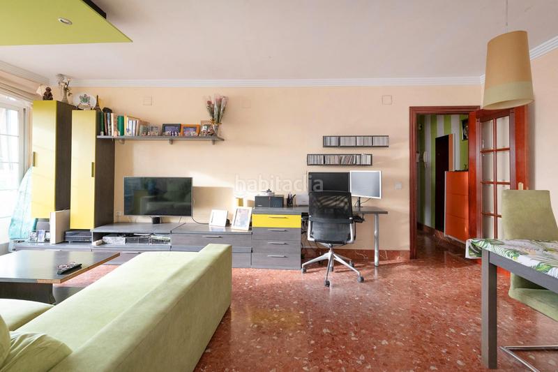 Foto a210971d-1bfc-47d3-95b7-0e7f98ce049d. Piso en calle arenisca 25 piso en zona santa cristina en Málaga