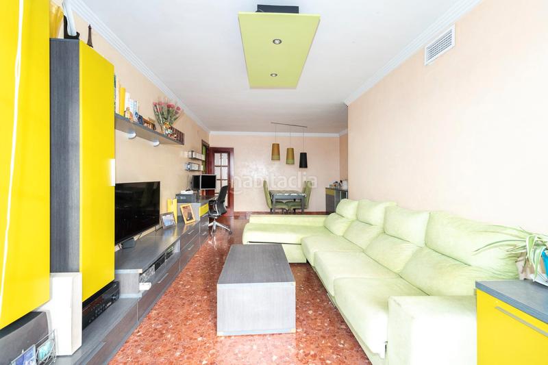 Foto f93e2ef0-0d49-43ce-b1e9-1eba913cd985. Piso en calle arenisca 25 piso en zona santa cristina en Málaga