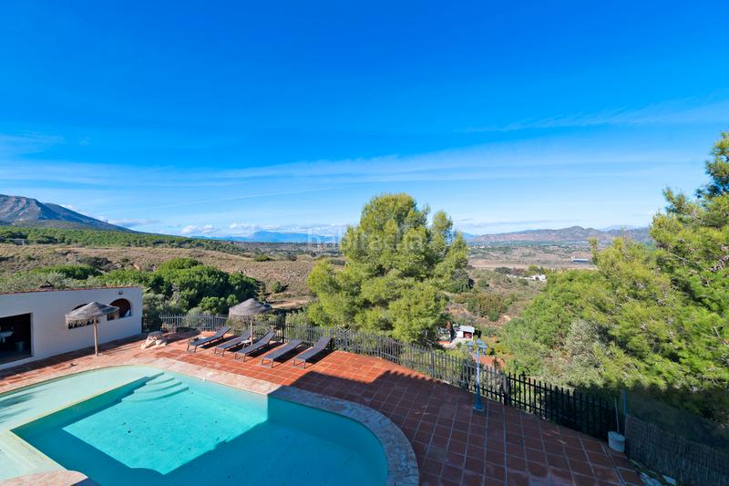 Foto 5cb63809-6f37-455c-a385-2cbae19a63ed. Xalet amb xemeneia piscina a Pinos de Alhaurín Alhaurín de la Torre