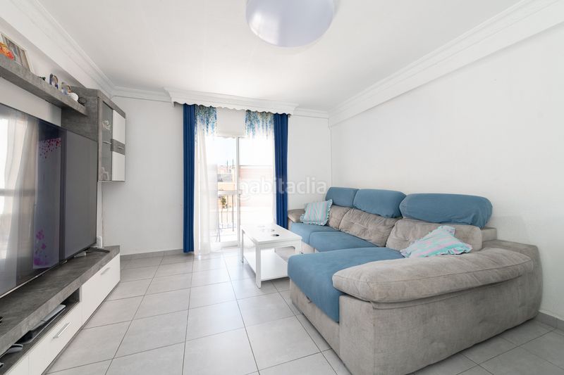 Foto cb8167bd-9fc7-46bd-a629-4995f9da986a. Pis a calle serrano fernández 5 a Barrio de Ciudad Jardín Málaga