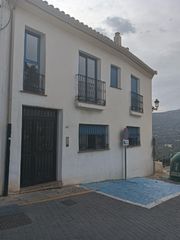 Pis  Calle carrión. Piso en venta en alcaucín con posibilidad de opción a compra