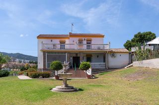 Xalet  Avenida ciudad de ceuta. Chalet independiente en alhaurin de la torre