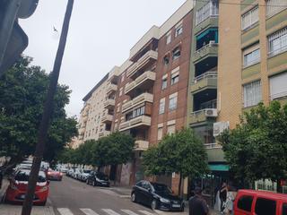 Piso en Calle atanasio barrón 9. Situación excelente. mas inf. tambien whatssap en 676657258