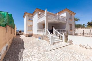 Chalet in Calle pescador 9. Magnífico chalet en ubicación privilegiada