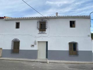 Mas à Calle poniente 7. ¡descubre la auténtica esencia de la vida rural en esta encantad