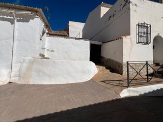Masia a Calle castillo poniente 8. ¡acogedora casa de pueblo en un entorno rural impresionante!