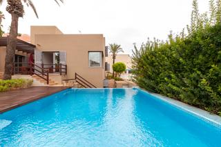 Chalet in Calle altos del golf 8. ¡descubre tu nuevo hogar en un enclave privilegiado!