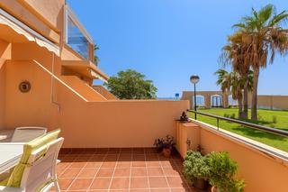 Apartament a Calle aguadulce 4. Bajo en urbanización naturista y en primera linea de playa