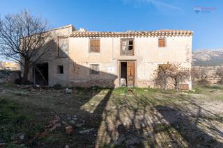 Fondo rustico in Paraje el vivero 1. ¡descubre el encanto de la vida rural con esta impresionante fin