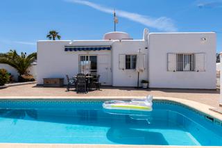 Chalet à Calle el castillo 17. **chalet independiente en venta en villaricos - ¡tu refugio junt