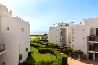 Attico en Calle delfin 1. **tico en venta con vistas inigualables al mar - ideal para dis