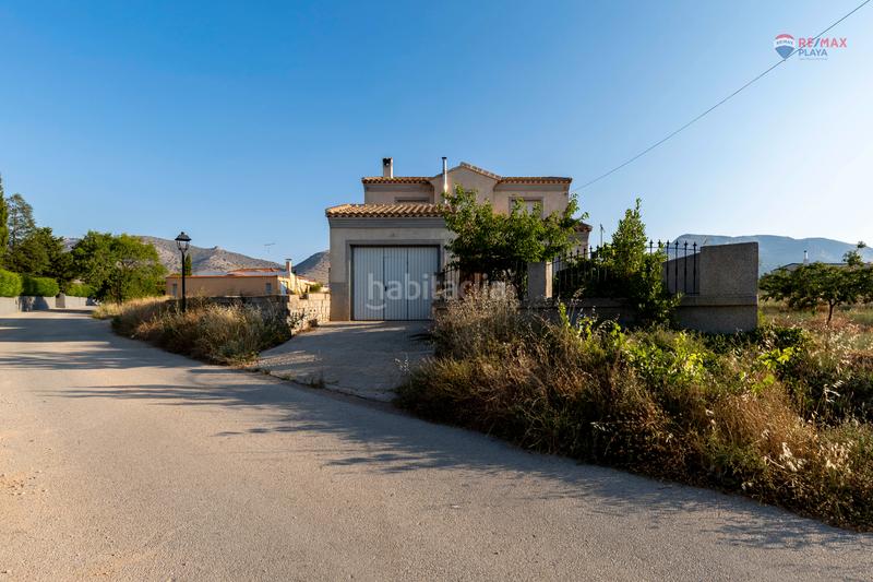 Foto 977f3bee-f823-448d-8ed0-97a7b0a09379. Xalet a calle huelva 4 a Chirivel