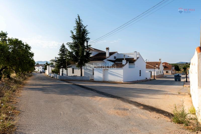 Foto d18bf0e0-7fab-4f93-aef3-6ff0ffbf4575. Xalet a calle huelva 4 a Chirivel