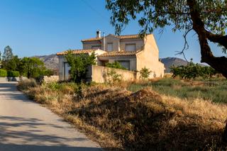 Chalet en Calle huelva 4. Casa independiente en chirivel - tu refugio ideal