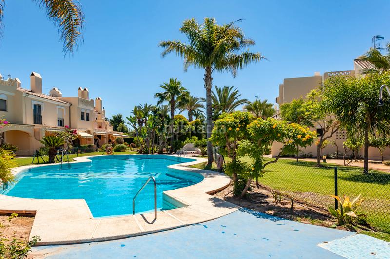 Foto 1c102f15-cc05-4a24-ad12-5de741424523. Casa adossada amb aparcament piscina a Vera playa naturista Vera