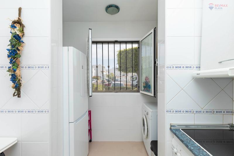 Foto 334b47af-8cd9-4b49-a6a0-17ff5c3a9cb2. Casa adossada amb aparcament piscina a Vera playa naturista Vera