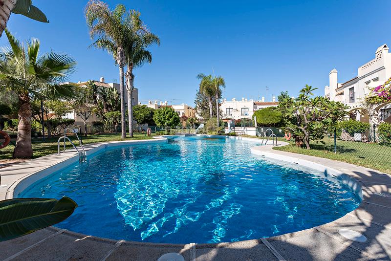 Foto 33a1a87c-1f64-424a-ba18-499c8c6a4df8. Casa adossada amb aparcament piscina a Vera playa naturista Vera