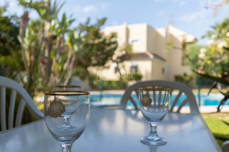 Foto 35f20a68-a3f9-4f4e-bb13-d4c1c279cd37. Casa adossada amb aparcament piscina a Vera playa naturista Vera