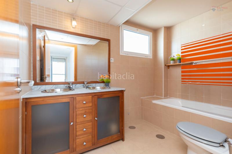 Foto 8a15f82e-a94d-4694-ba67-840abb358f29. Àtic amb aparcament piscina a Las Salinas Vera