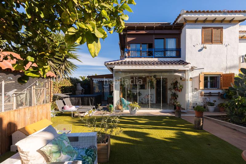 Foto 0d078f39-8f31-4c3f-8327-cefab199a971. Casa aparellada amb aparcament piscina a El Playazo Vera