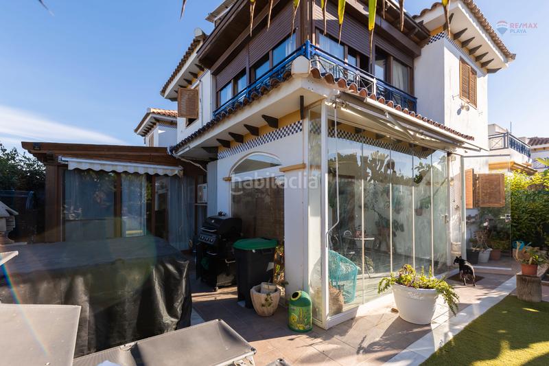 Foto 2bb52c66-704a-46b4-b0ae-f116505dced0. Casa aparellada amb aparcament piscina a El Playazo Vera