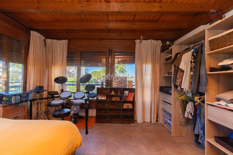 Foto 68cbd9e3-4378-44b4-acf1-bb6d87d432ff. Casa aparellada amb aparcament piscina a El Playazo Vera