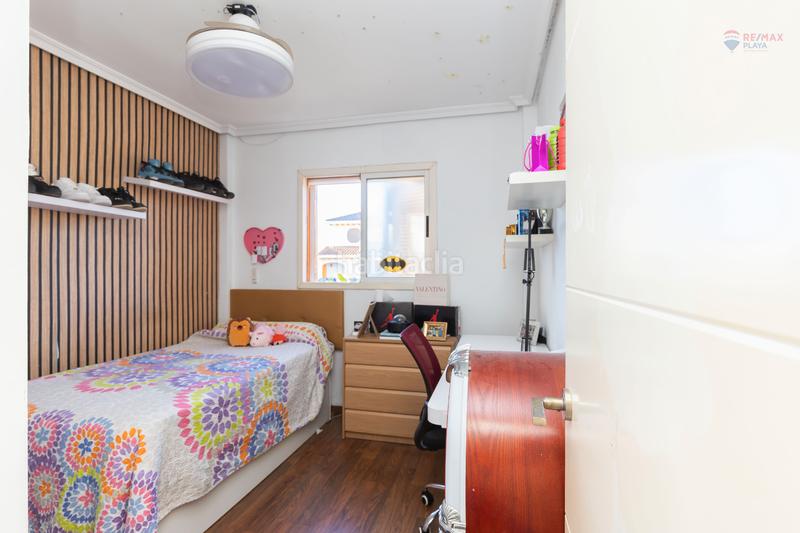 Foto 8e80eaf3-42eb-49f2-b786-debbb2f8cf7f. Casa aparellada amb aparcament piscina a El Playazo Vera