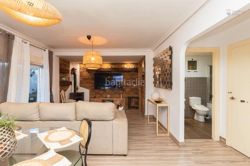 Foto a5eb1248-6a45-43cf-8d6e-7227c41163e9. Casa aparellada amb aparcament piscina a El Playazo Vera