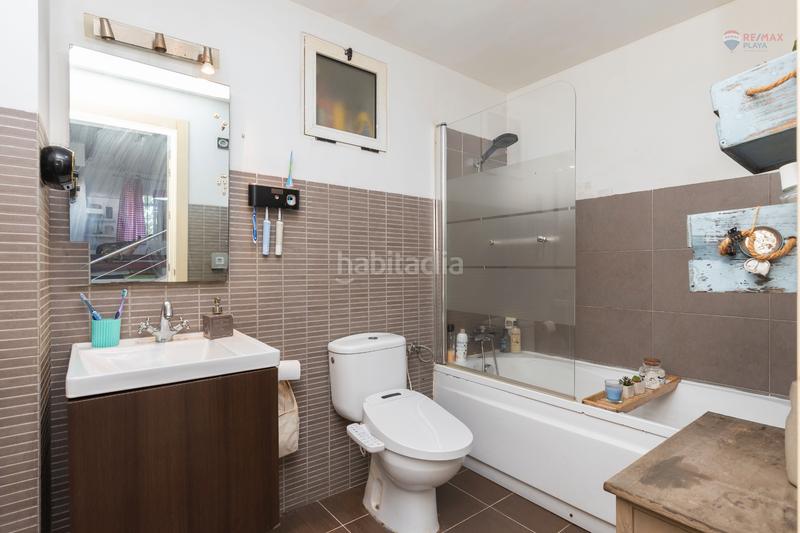 Foto bb106158-c193-4d0c-a726-1c5ed8cb171d. Casa aparellada amb aparcament piscina a El Playazo Vera