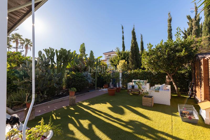 Foto ee3c9c14-82b3-4c13-be51-4371404ee3cf. Casa aparellada amb aparcament piscina a El Playazo Vera