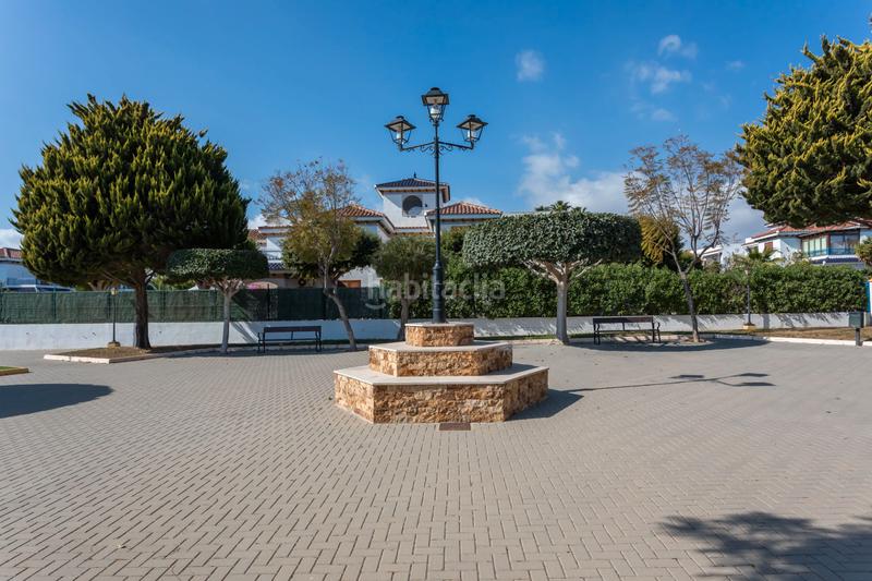 Foto f29bdb7e-3467-4ee7-bc3f-13888947a052. Casa aparellada amb aparcament piscina a El Playazo Vera