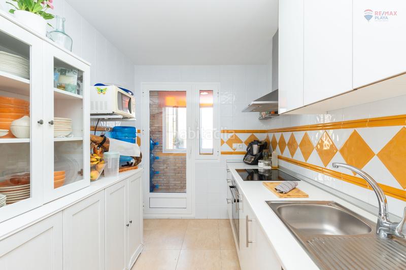 Foto b89ee8d0-de3b-43b1-bbaa-26e9a5e79f59. Casa adossada amb aparcament piscina a Las Salinas Vera