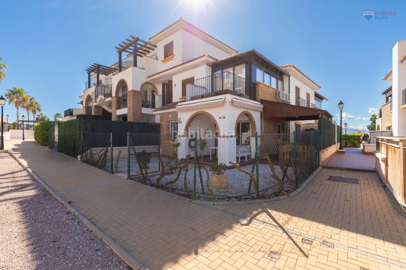 Foto ea5310ac-19d2-48e7-bfb3-d21c24d09608. Casa adossada amb aparcament piscina a Las Salinas Vera