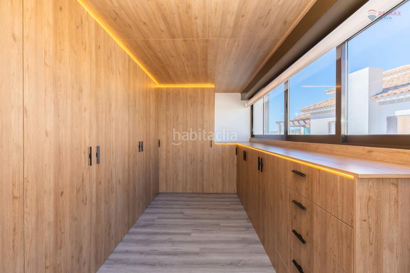 Foto f7bb42eb-aa9f-48ad-b76c-1240fb974331. Casa adossada amb aparcament piscina a Las Salinas Vera