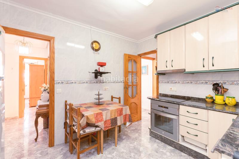 Foto 3286b2d5-164a-4e9e-b63e-b4b3a68b20e5. Pis a puerto de Garrucha Garrucha