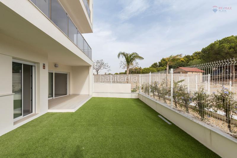 Foto 6baf7e28-eb58-4cc0-8fc5-030fbd28fc45. Erdgeschoss mit parking pool in El Playazo Vera