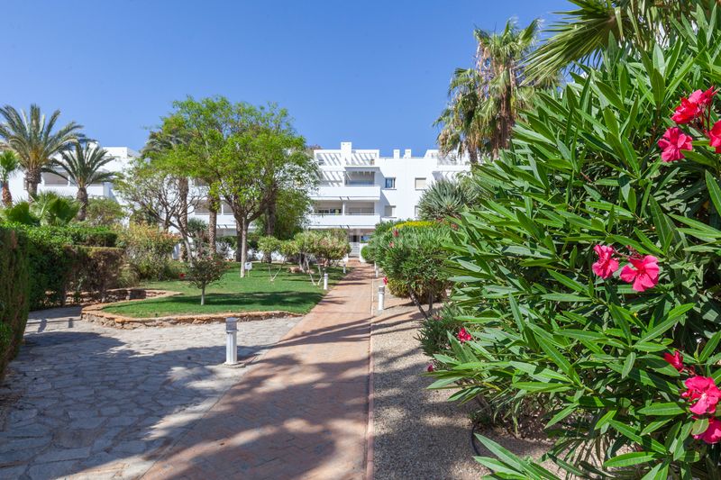 Foto 260b3ef6-4c80-4e27-b212-18623642f17e. Apartament amb piscina a Puerto Rey Vera