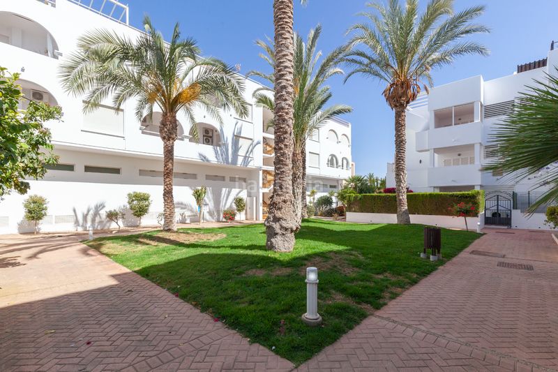 Foto 4d17531b-26b5-4418-9438-41b1ad9810f3. Apartament amb piscina a Puerto Rey Vera