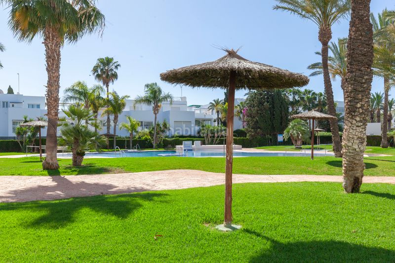 Foto 7463d380-c8a9-45ee-a292-fd950e4c5a07. Apartament amb piscina a Puerto Rey Vera