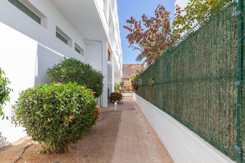 Foto bbf4e5bb-37ed-4d90-8092-85f210590315. Apartament amb piscina a Puerto Rey Vera