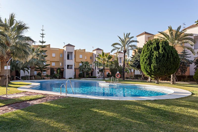 Foto 2e96aa83-863e-4979-8d7f-54cde5545284. Apartament amb aparcament piscina a Vera playa naturista Vera
