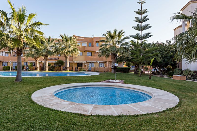 Foto c95cc95a-906f-4b06-9fc9-8079731143cd. Apartament amb aparcament piscina a Vera playa naturista Vera