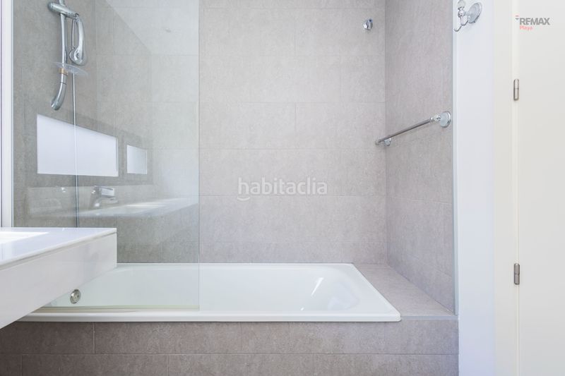 Foto 18631c52-c64e-4b02-ba05-4a600b2f21f8. Àtic amb aparcament piscina a Golf Valle Este Vera
