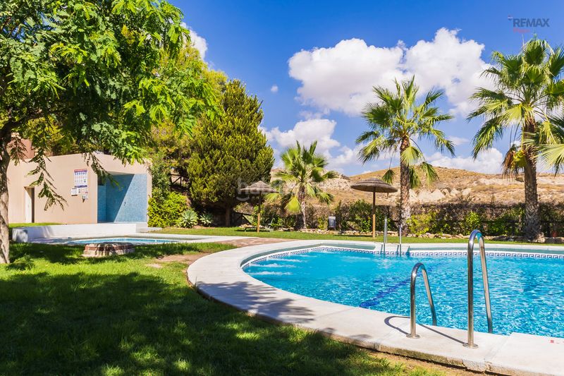 Foto b801028a-5533-4641-a1c2-944944fd9948. Àtic amb aparcament piscina a Golf Valle Este Vera