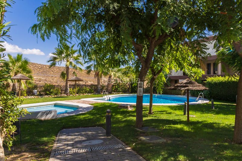 Foto f9f3eff9-77c4-4cbc-ba78-55596f0dd28a. Àtic amb aparcament piscina a Golf Valle Este Vera