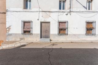 Casa adossada a Avenida de andalucía 38. Casa en el centro del pueblo