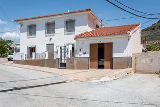 Xalet a Calle norte 21. Chalet independiente en zona residencial