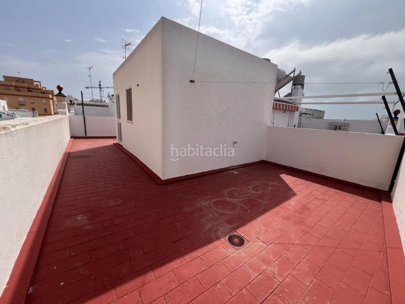 Foto 87ba7b2f-4bb1-4e94-9a91-ad0051cf1f82. Casa vivienda 2 plantas en pleno centro . en El Cristo - Cayetano Roldán San Fernando